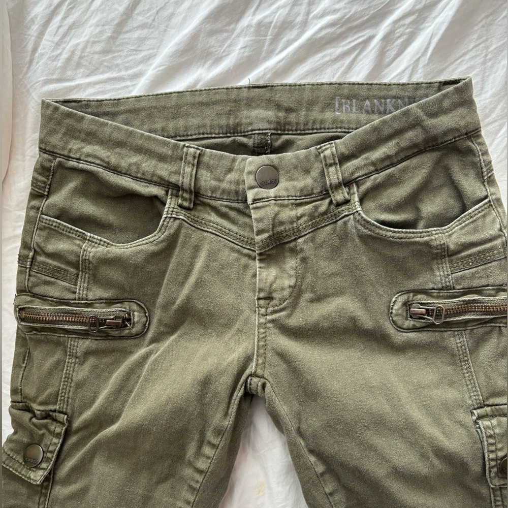 4/25$ Y2K low rise skinny green cargo jeans